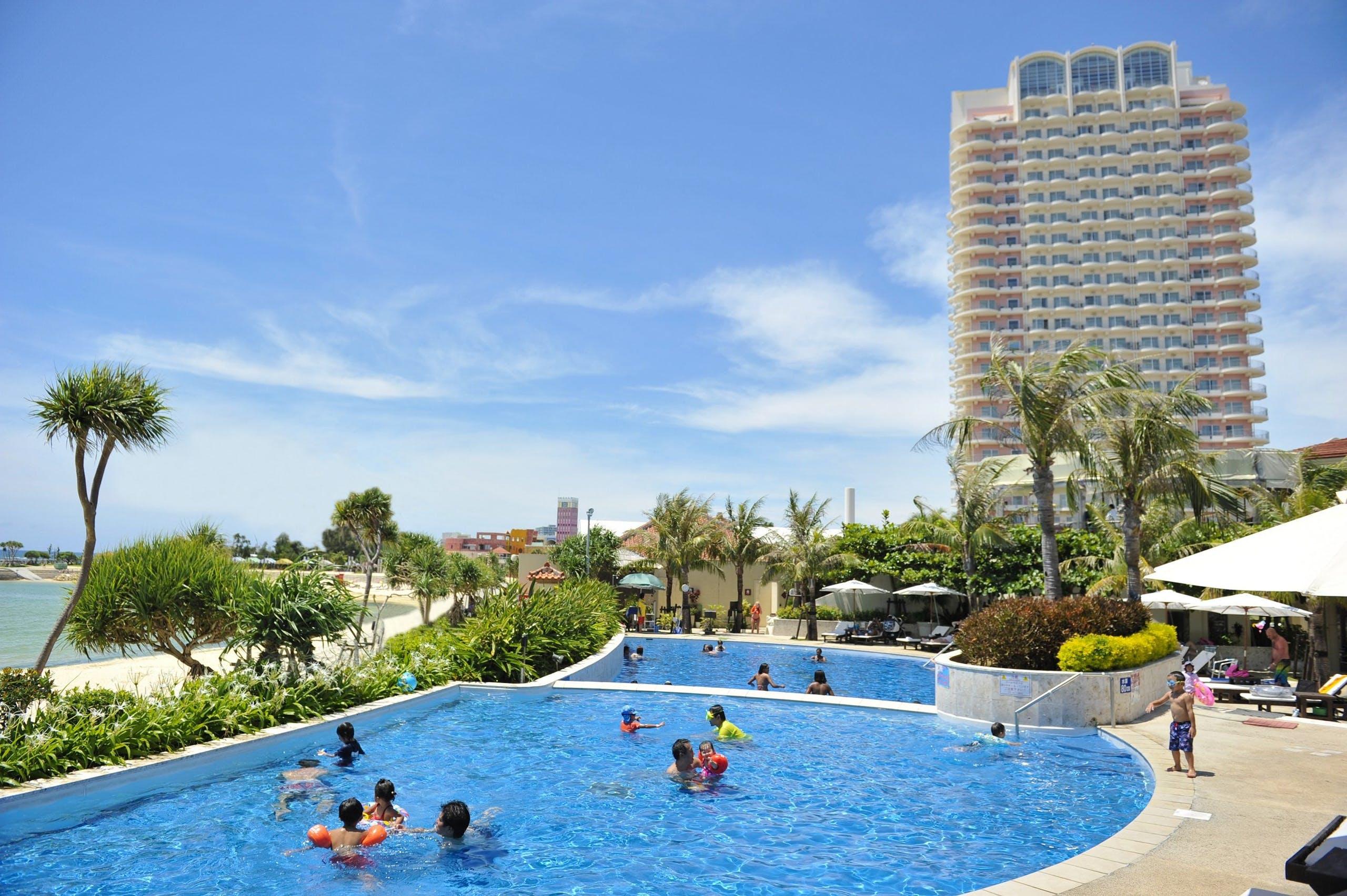 The Beach Tower Okinawa Chatan Esterno foto