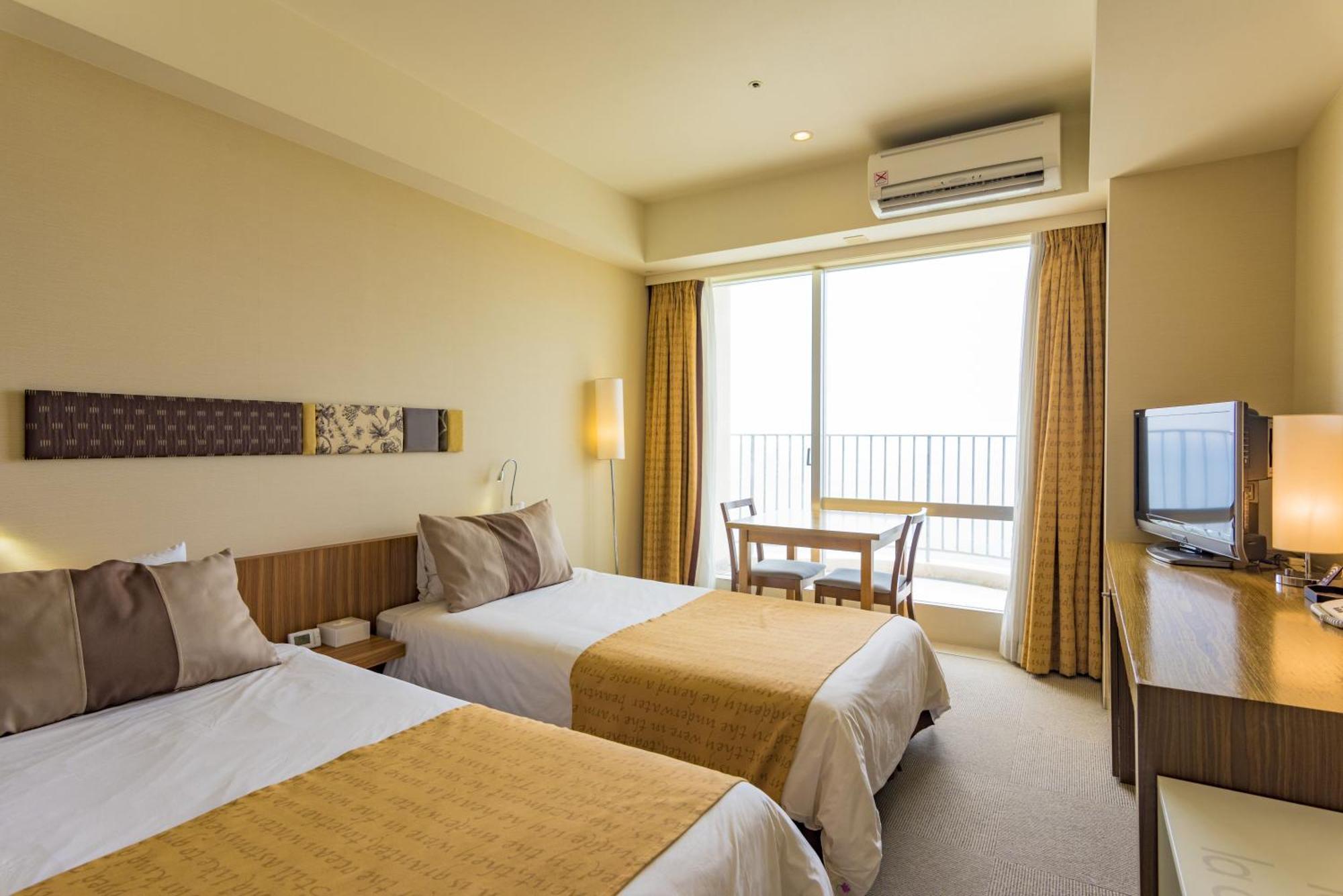 The Beach Tower Okinawa Chatan Esterno foto