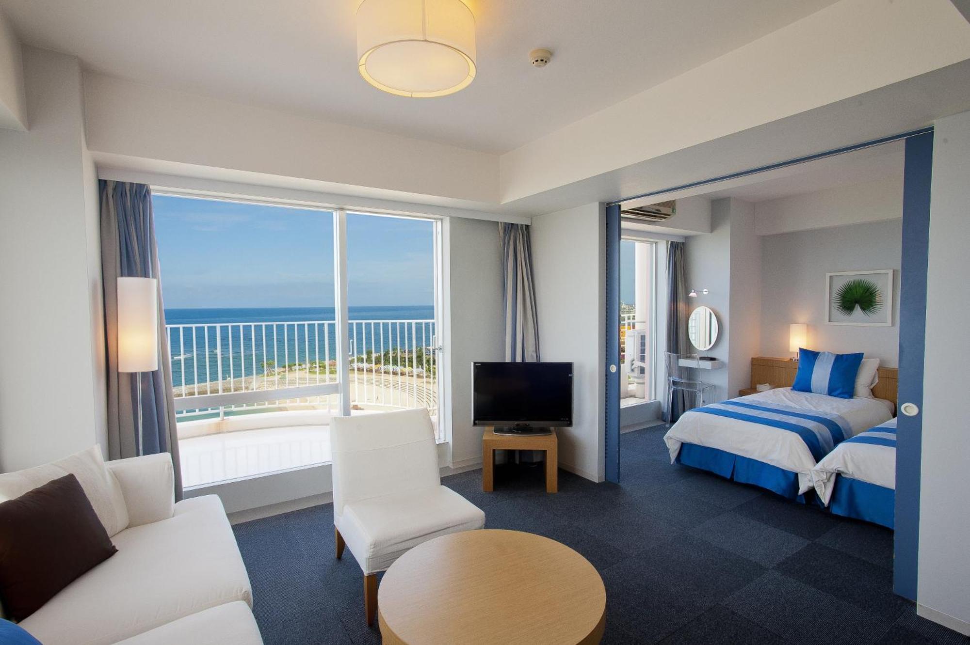 The Beach Tower Okinawa Chatan Esterno foto